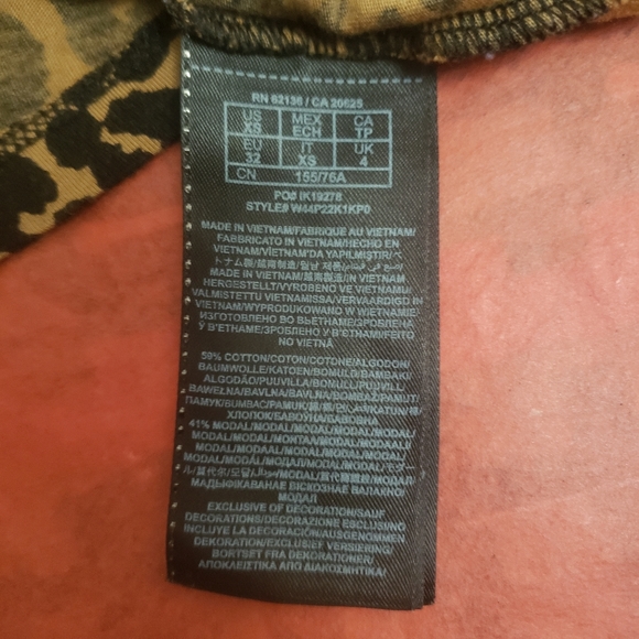 Guess Leopard Print "81" Stamped Tunic short sleeve XSmall Preloved Viintage - Picture 16 of 16